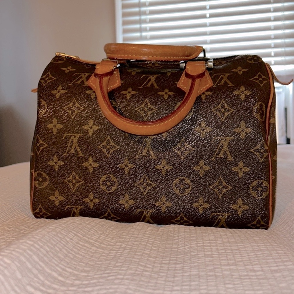 Authentic Louis Vuitton Speedy